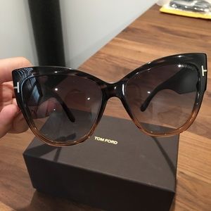 Tom Ford Anoushka Oversized Cat Eye Sunglasses